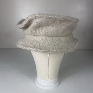 New Giesswein Wool Hat Women’s Size L Cream/Tan